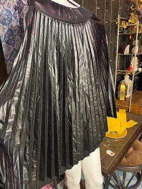 Women’s Black Pleated Faux-Leather Skater Skirt